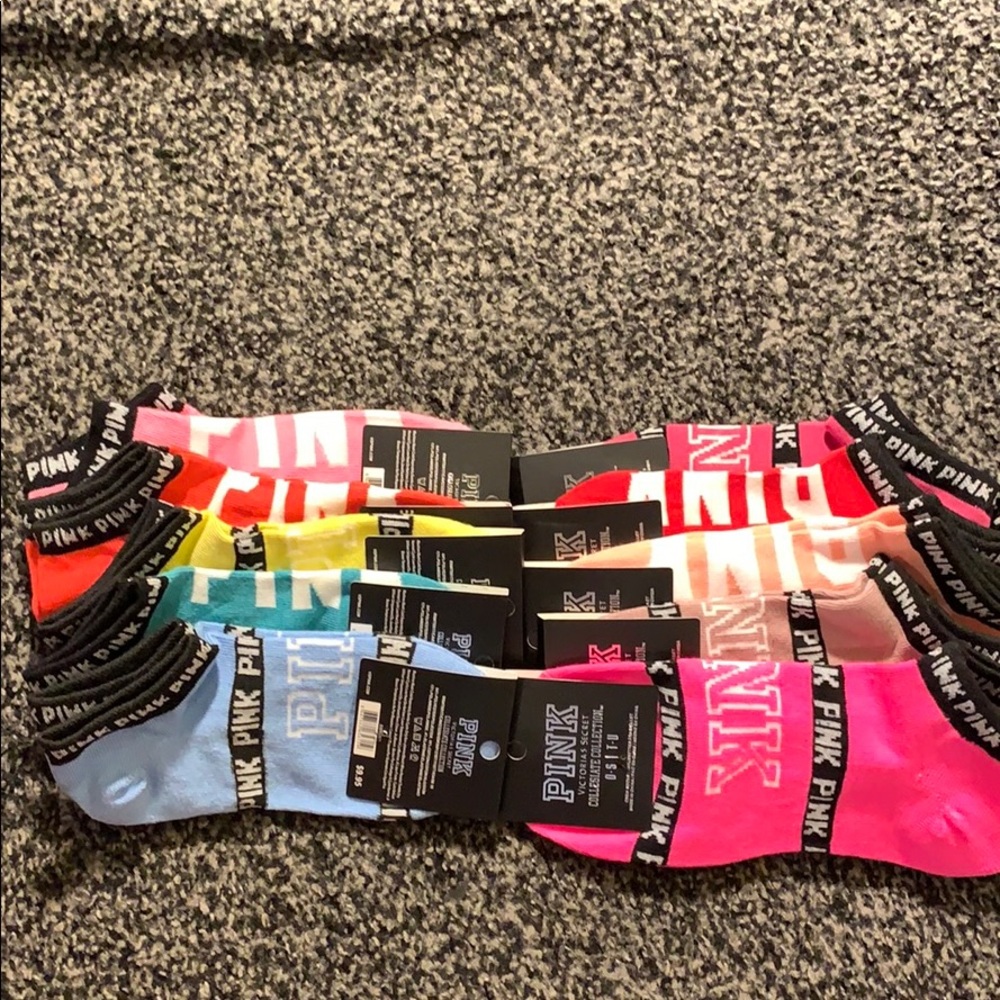 VS / Pink socks